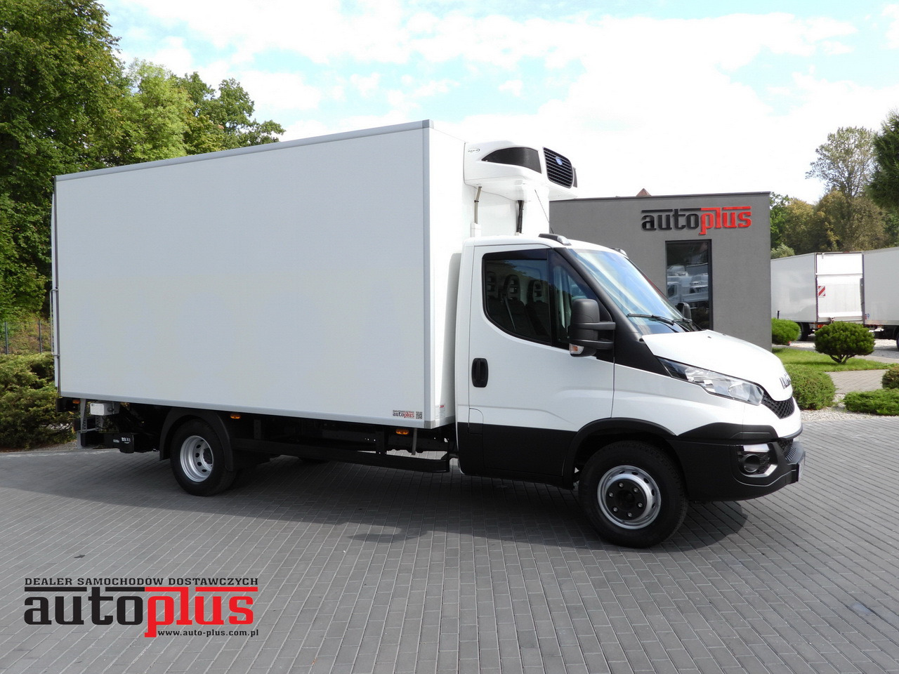 IVECO DAILY 70C17 REFRIGERATOR 1*C LIFT 10 PALLETS POWER SUPPLY 230V CRUISE CONTROL AIR CONDITIONING PNEUMATICS AUTOMATIC TRANSMISSION HI-MATIC TWIN WHEELS 170HP - مبردة شاحنة: صور 1 IVECO DAILY 70C17 REFRIGERATOR 1*C LIFT 10 PALLETS POWER SUPPLY 230V CRUISE CONTROL AIR CONDITIONING PNEUMATICS AUTOMATIC TRANSMISSION HI-MATIC TWIN WHEELS 170HP - مبردة شاحنة: صور 1