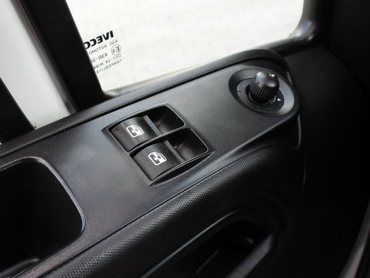 مبردة شاحنة IVECO DAILY 70C17 REFRIGERATOR 1*C LIFT 10 PALLETS POWER SUPPLY 230V CRUISE CONTROL AIR CONDITIONING PNEUMATICS AUTOMATIC TRANSMISSION HI-MATIC TWIN WHEELS 170HP: صور 40 مبردة شاحنة IVECO DAILY 70C17 REFRIGERATOR 1*C LIFT 10 PALLETS POWER SUPPLY 230V CRUISE CONTROL AIR CONDITIONING PNEUMATICS AUTOMATIC TRANSMISSION HI-MATIC TWIN WHEELS 170HP: صور 40