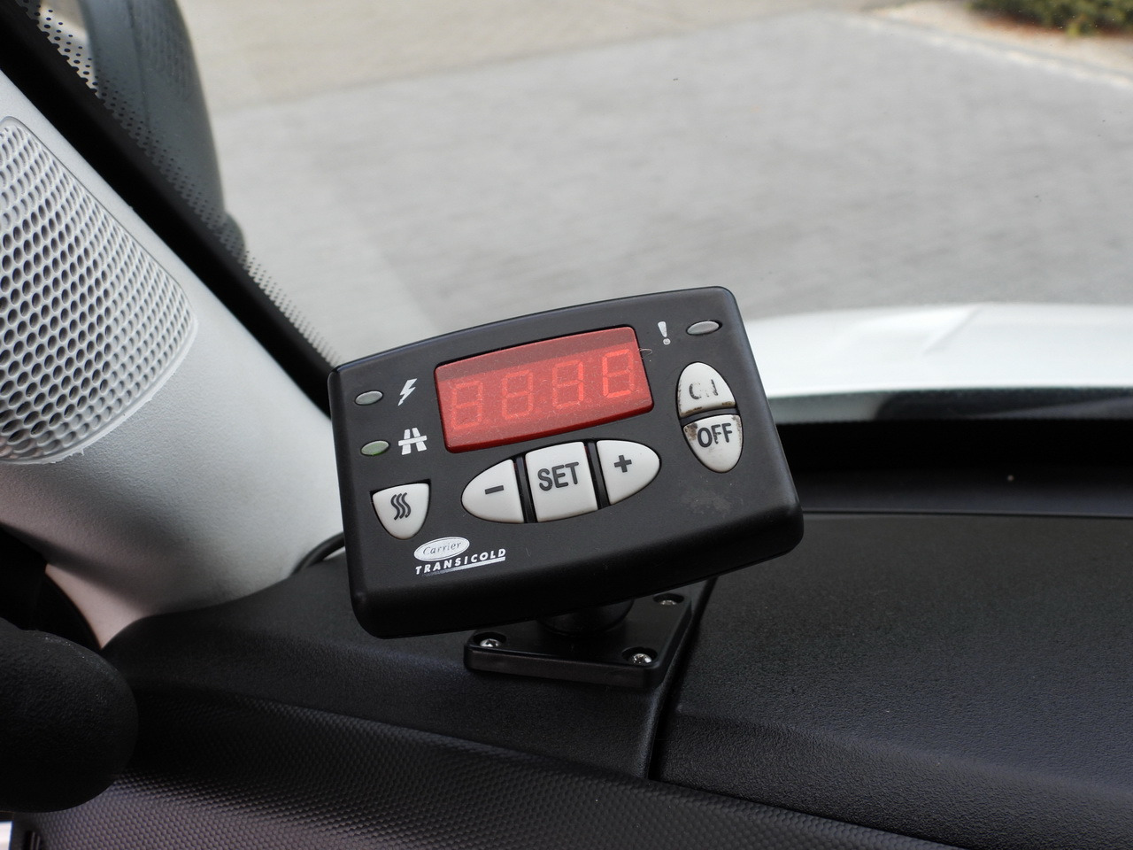 مبردة شاحنة IVECO DAILY 70C17 REFRIGERATOR 1*C LIFT 10 PALLETS POWER SUPPLY 230V CRUISE CONTROL AIR CONDITIONING PNEUMATICS AUTOMATIC TRANSMISSION HI-MATIC TWIN WHEELS 170HP: صور 39 مبردة شاحنة IVECO DAILY 70C17 REFRIGERATOR 1*C LIFT 10 PALLETS POWER SUPPLY 230V CRUISE CONTROL AIR CONDITIONING PNEUMATICS AUTOMATIC TRANSMISSION HI-MATIC TWIN WHEELS 170HP: صور 39