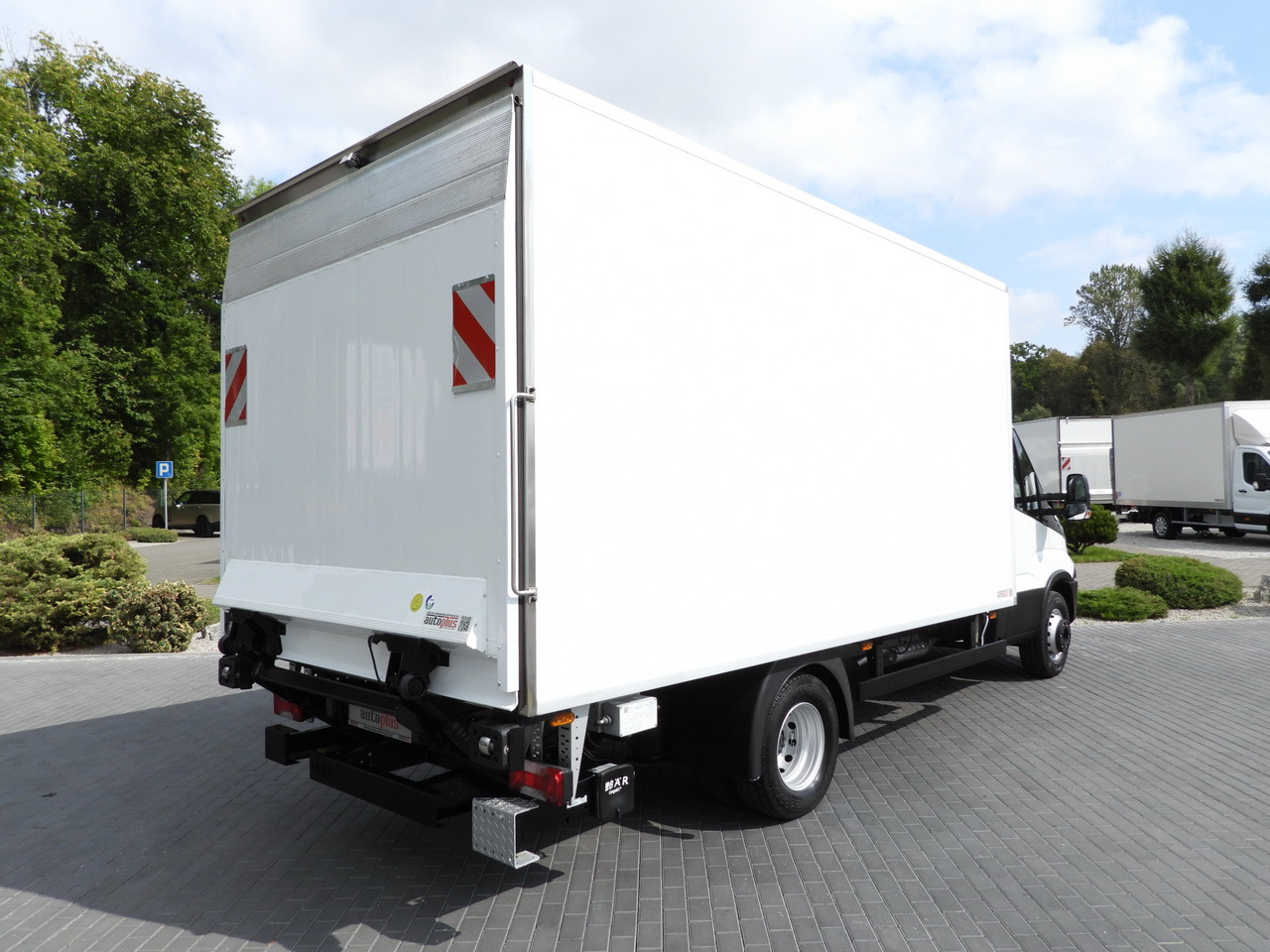 IVECO DAILY 70C17 REFRIGERATOR 1*C LIFT 10 PALLETS POWER SUPPLY 230V CRUISE CONTROL AIR CONDITIONING PNEUMATICS AUTOMATIC TRANSMISSION HI-MATIC TWIN WHEELS 170HP - مبردة شاحنة: صور 3 IVECO DAILY 70C17 REFRIGERATOR 1*C LIFT 10 PALLETS POWER SUPPLY 230V CRUISE CONTROL AIR CONDITIONING PNEUMATICS AUTOMATIC TRANSMISSION HI-MATIC TWIN WHEELS 170HP - مبردة شاحنة: صور 3