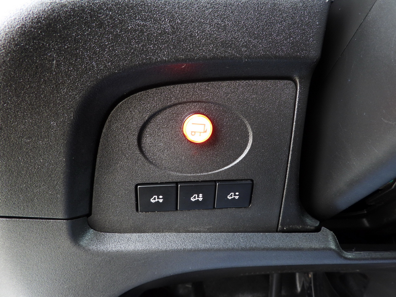 مبردة شاحنة IVECO DAILY 70C17 REFRIGERATOR 1*C LIFT 10 PALLETS POWER SUPPLY 230V CRUISE CONTROL AIR CONDITIONING PNEUMATICS AUTOMATIC TRANSMISSION HI-MATIC TWIN WHEELS 170HP: صور 42 مبردة شاحنة IVECO DAILY 70C17 REFRIGERATOR 1*C LIFT 10 PALLETS POWER SUPPLY 230V CRUISE CONTROL AIR CONDITIONING PNEUMATICS AUTOMATIC TRANSMISSION HI-MATIC TWIN WHEELS 170HP: صور 42