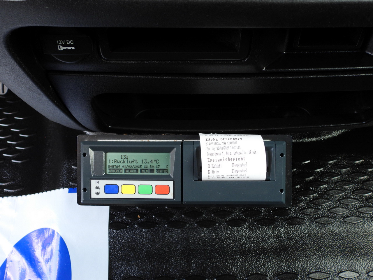 مبردة شاحنة IVECO DAILY 70C17 REFRIGERATOR 1*C LIFT 10 PALLETS POWER SUPPLY 230V CRUISE CONTROL AIR CONDITIONING PNEUMATICS AUTOMATIC TRANSMISSION HI-MATIC TWIN WHEELS 170HP: صور 47 مبردة شاحنة IVECO DAILY 70C17 REFRIGERATOR 1*C LIFT 10 PALLETS POWER SUPPLY 230V CRUISE CONTROL AIR CONDITIONING PNEUMATICS AUTOMATIC TRANSMISSION HI-MATIC TWIN WHEELS 170HP: صور 47