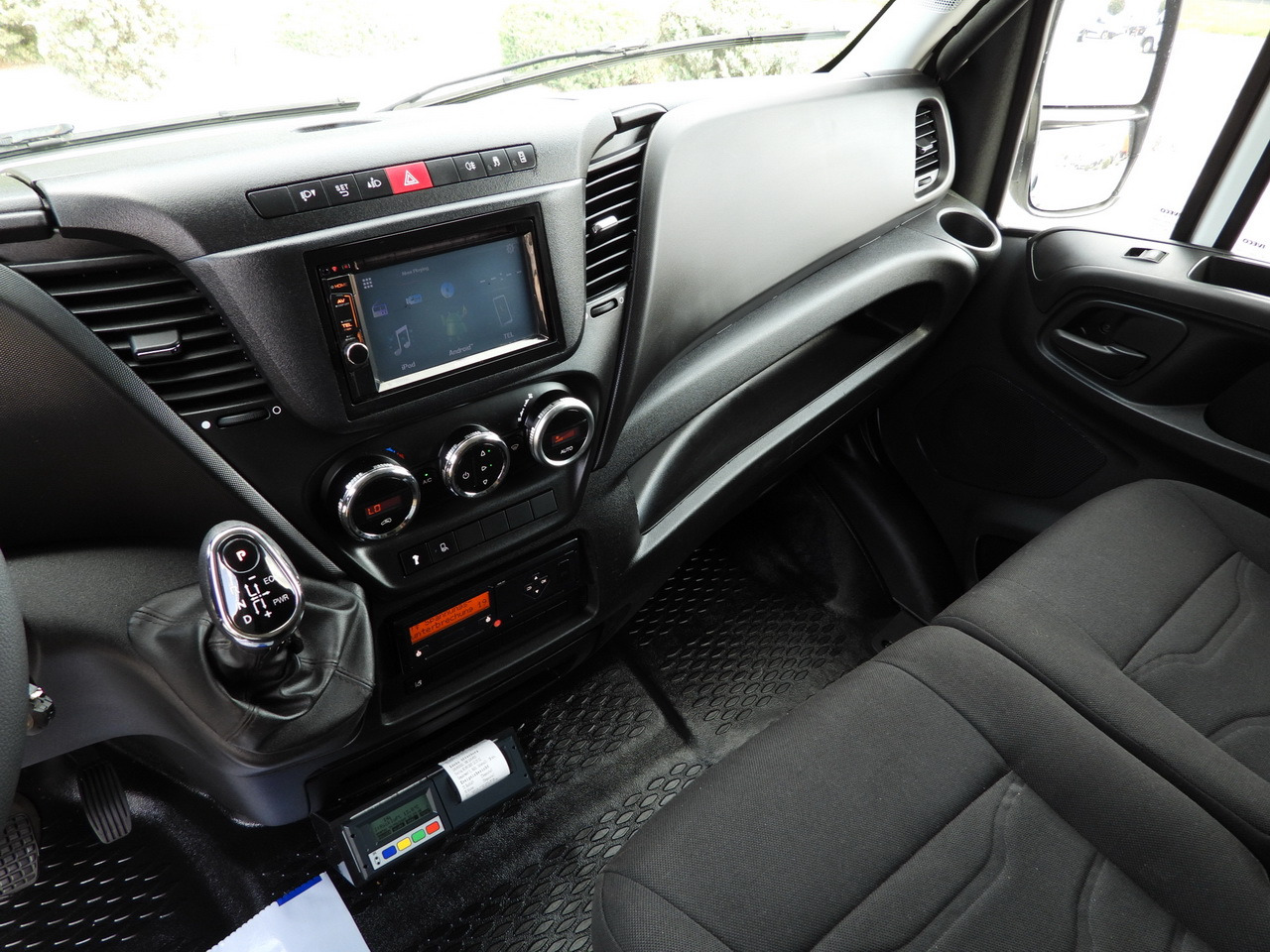 مبردة شاحنة IVECO DAILY 70C17 REFRIGERATOR 1*C LIFT 10 PALLETS POWER SUPPLY 230V CRUISE CONTROL AIR CONDITIONING PNEUMATICS AUTOMATIC TRANSMISSION HI-MATIC TWIN WHEELS 170HP: صور 38 مبردة شاحنة IVECO DAILY 70C17 REFRIGERATOR 1*C LIFT 10 PALLETS POWER SUPPLY 230V CRUISE CONTROL AIR CONDITIONING PNEUMATICS AUTOMATIC TRANSMISSION HI-MATIC TWIN WHEELS 170HP: صور 38