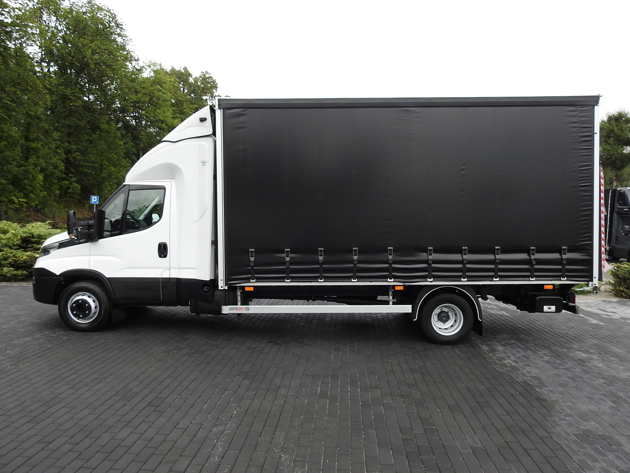 IVECO DAILY 70C18 TARPAULIN LIFT 12 PALLETS WEBASTO CRUISE CONTROL TWIN WHEELS AIR CONDITIONING  180HP إيجار IVECO DAILY 70C18 TARPAULIN LIFT 12 PALLETS WEBASTO CRUISE CONTROL TWIN WHEELS AIR CONDITIONING  180HP: صور 10