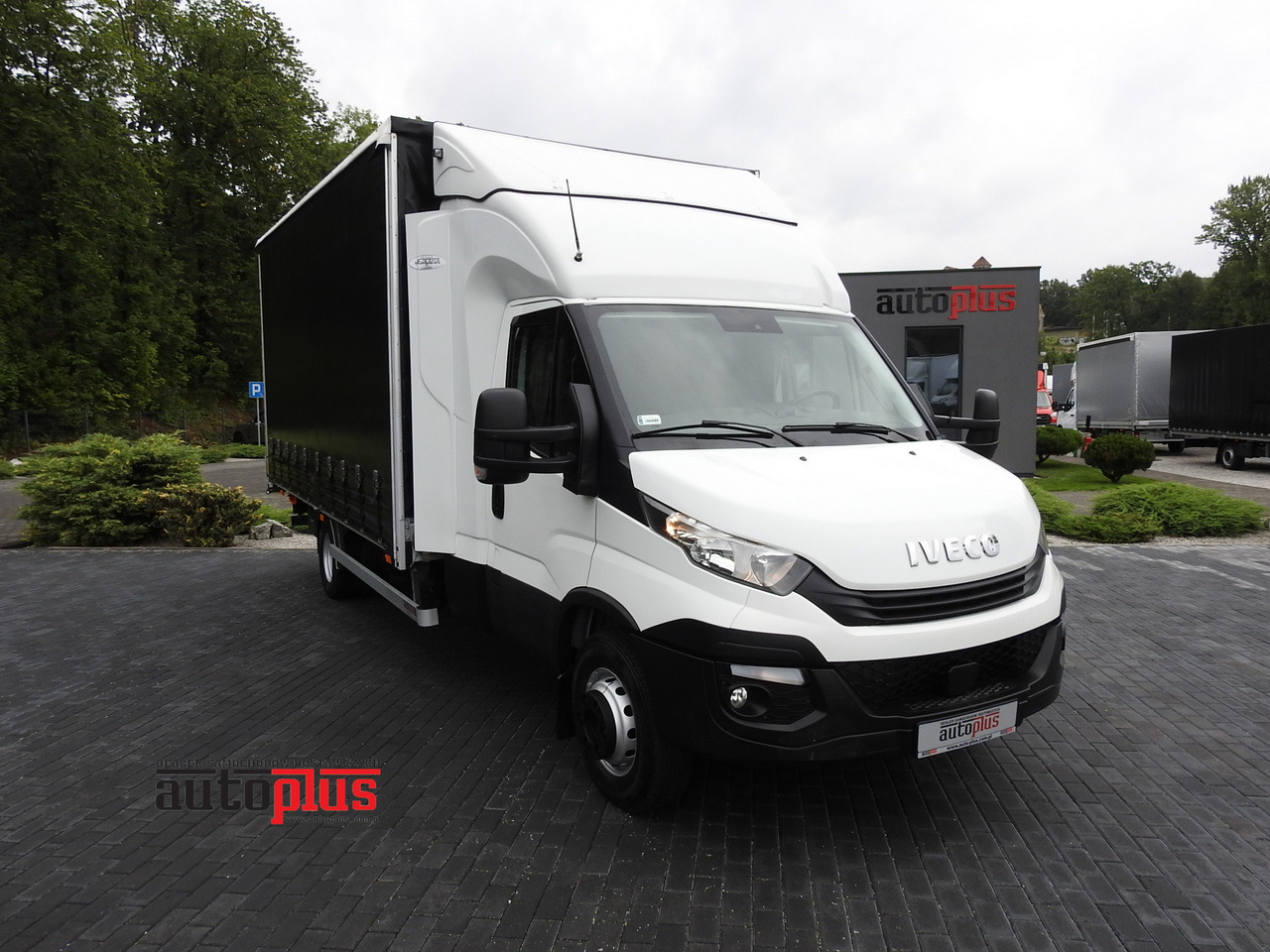 IVECO DAILY 70C18 TARPAULIN LIFT 12 PALLETS WEBASTO CRUISE CONTROL TWIN WHEELS AIR CONDITIONING 180HP - الشاحنات الصغيرة ستائر: صور 1 IVECO DAILY 70C18 TARPAULIN LIFT 12 PALLETS WEBASTO CRUISE CONTROL TWIN WHEELS AIR CONDITIONING 180HP - الشاحنات الصغيرة ستائر: صور 1