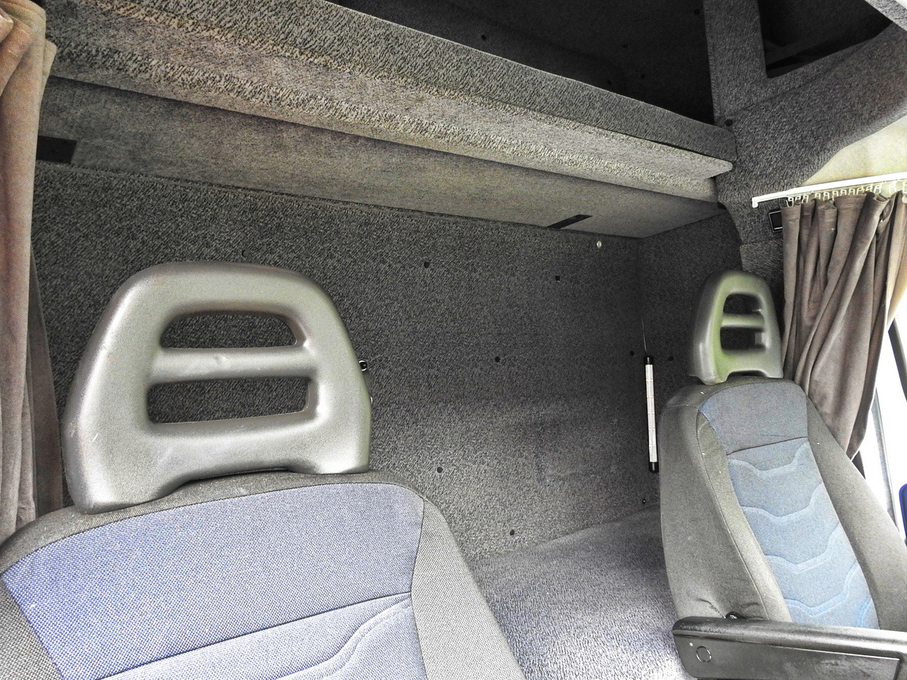 IVECO DAILY 70C18 TARPAULIN LIFT 12 PALLETS WEBASTO CRUISE CONTROL TWIN WHEELS AIR CONDITIONING  180HP إيجار IVECO DAILY 70C18 TARPAULIN LIFT 12 PALLETS WEBASTO CRUISE CONTROL TWIN WHEELS AIR CONDITIONING  180HP: صور 44