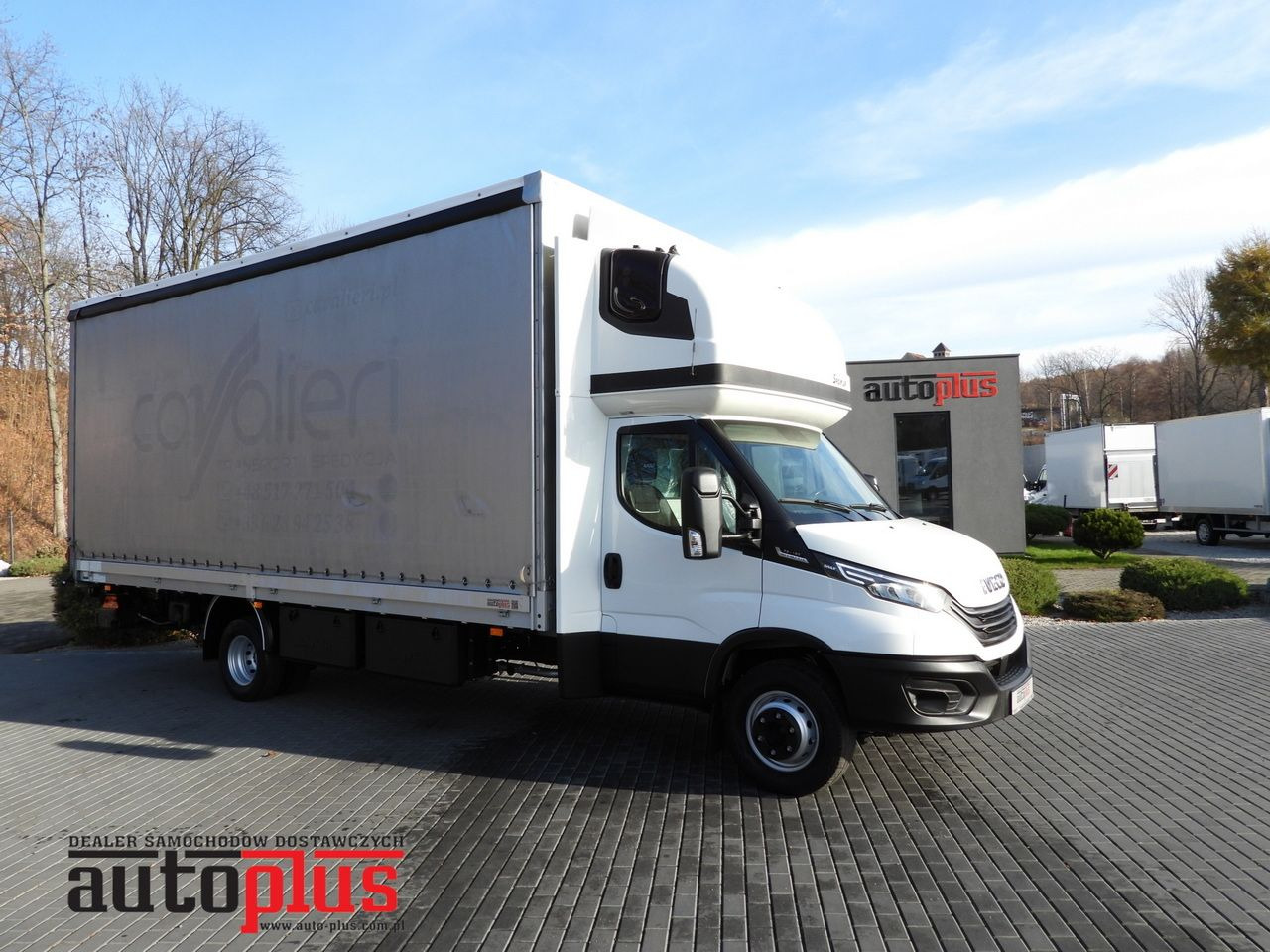 IVECO DAILY 70C18 TARPAULIN LIFT 16 PALLETS WEBASTO CRUISE CONTROL NAVIGATION LED LIGHTS PNEUMATICS AUTOMATIC TRANSMISSION HI-MATIC TWIN WHEELS AIR CONDITIONING 180HP - الشاحنات الصغيرة ستائر: صور 1 IVECO DAILY 70C18 TARPAULIN LIFT 16 PALLETS WEBASTO CRUISE CONTROL NAVIGATION LED LIGHTS PNEUMATICS AUTOMATIC TRANSMISSION HI-MATIC TWIN WHEELS AIR CONDITIONING 180HP - الشاحنات الصغيرة ستائر: صور 1