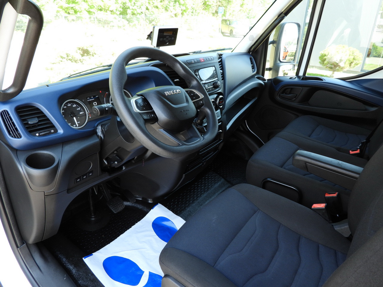 IVECO DAILY 72C18 LIFT 14 PALLETS CRUISE CONTROL PNEUMATICS AUTOMATIC TRANSMISSION HI-MATIC TWIN WHEELS AIR CONDITIONING 180HP - الشاحنات الصغيرة صندوق مغلق: صور 2 IVECO DAILY 72C18 LIFT 14 PALLETS CRUISE CONTROL PNEUMATICS AUTOMATIC TRANSMISSION HI-MATIC TWIN WHEELS AIR CONDITIONING 180HP - الشاحنات الصغيرة صندوق مغلق: صور 2