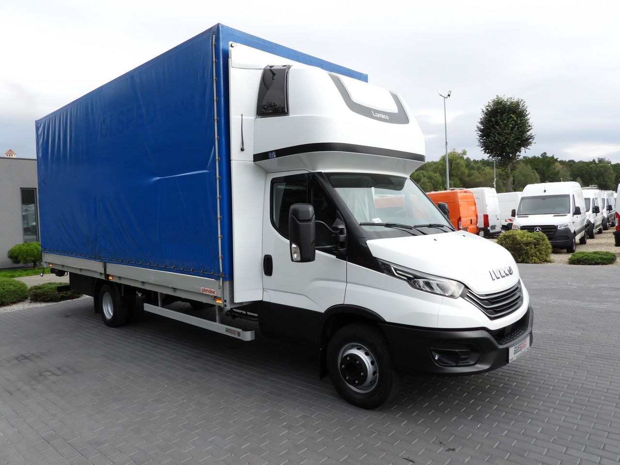 IVECO DAILY 72C18 TARPAULIN LIFT 14 PALLETS WEBASTO CRUISE CONTROL LED LIGHTS TWIN WHEELS AIR CONDITIONING 180HP - شاحنة ستارة: صور 4 IVECO DAILY 72C18 TARPAULIN LIFT 14 PALLETS WEBASTO CRUISE CONTROL LED LIGHTS TWIN WHEELS AIR CONDITIONING 180HP - شاحنة ستارة: صور 4