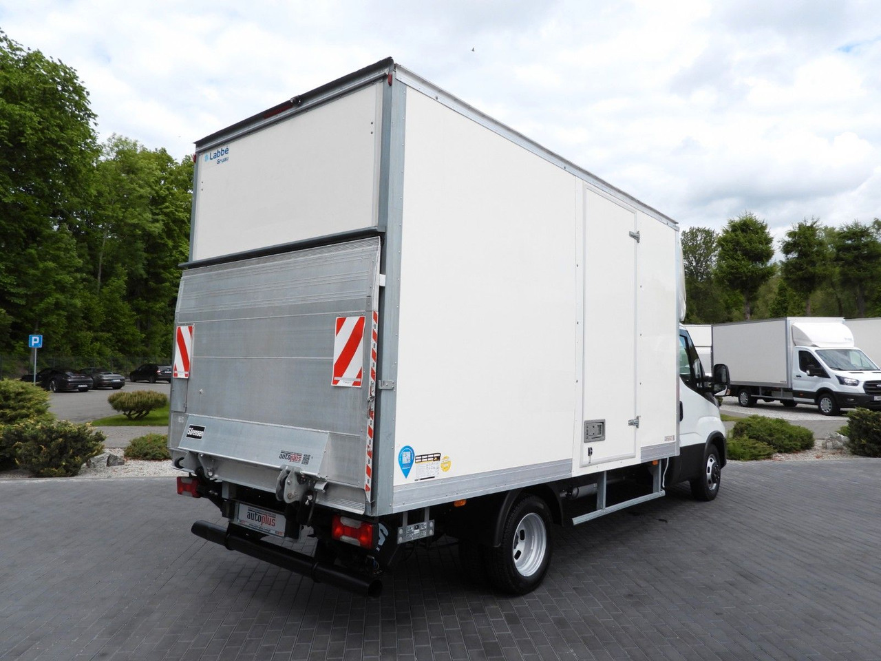 Iveco DAILY 35C16 KOFFER AUFZUG 8 PALETTEN TEMPOMAT Iveco DAILY 35C16 KOFFER AUFZUG 8 PALETTEN TEMPOMAT - الشاحنات الصغيرة صندوق مغلق: صور 3 Iveco DAILY 35C16 KOFFER AUFZUG 8 PALETTEN TEMPOMAT Iveco DAILY 35C16 KOFFER AUFZUG 8 PALETTEN TEMPOMAT - الشاحنات الصغيرة صندوق مغلق: صور 3