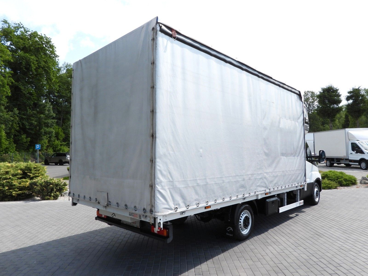 Iveco DAILY 35S18 PRITSCHE PLANE 10 PALETTEN TEMPOMAT - الشاحنات الصغيرة ستائر: صور 3 Iveco DAILY 35S18 PRITSCHE PLANE 10 PALETTEN TEMPOMAT - الشاحنات الصغيرة ستائر: صور 3