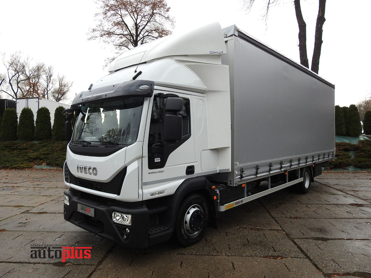 Iveco EUROCARGO 120-250 PRITSCHE PLANE 18 PALETTEN A/C - شاحنة ستارة: صور 1 Iveco EUROCARGO 120-250 PRITSCHE PLANE 18 PALETTEN A/C - شاحنة ستارة: صور 1