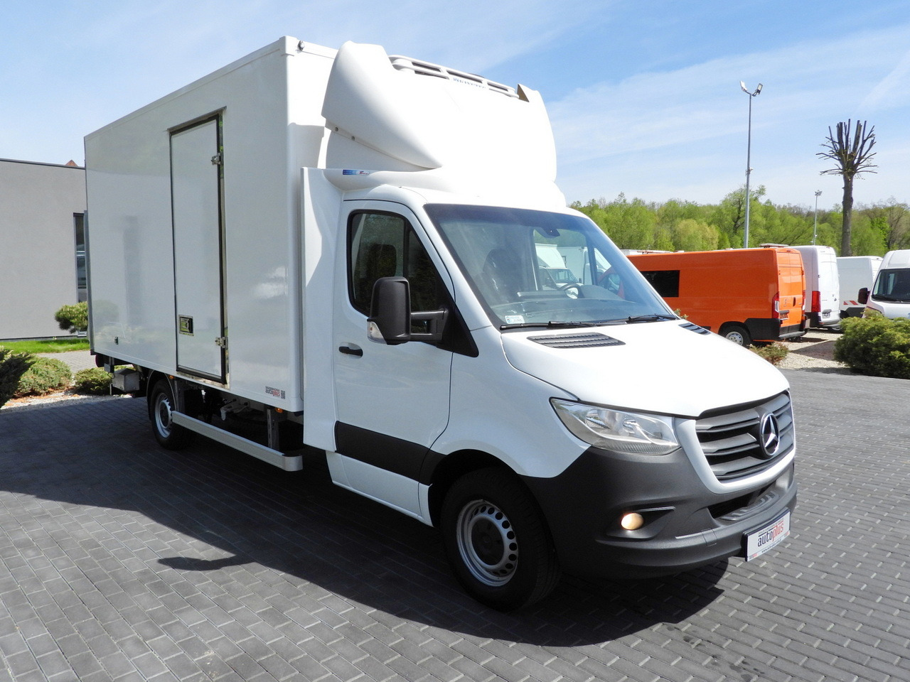 MERCEDES SPRINTER 316 REGRIGERATOR BOX 0*C LIFT 8 PALLETS CRUISE CONTROL PNEUMATICS AIR CONDITIONING 160HP - الشاحنات الصغيرة المبردة: صور 4 MERCEDES SPRINTER 316 REGRIGERATOR BOX 0*C LIFT 8 PALLETS CRUISE CONTROL PNEUMATICS AIR CONDITIONING 160HP - الشاحنات الصغيرة المبردة: صور 4