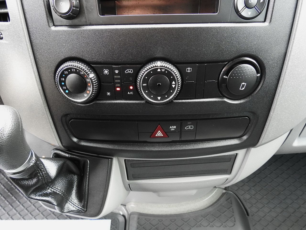 قلاب صغير MERCEDES SPRINTER 316 THREE-WAY TIPPER CRUISE CONTROL AUTOMATIC TRANSMISSION AIR CONDITIONING 160HP: صور 33 قلاب صغير MERCEDES SPRINTER 316 THREE-WAY TIPPER CRUISE CONTROL AUTOMATIC TRANSMISSION AIR CONDITIONING 160HP: صور 33