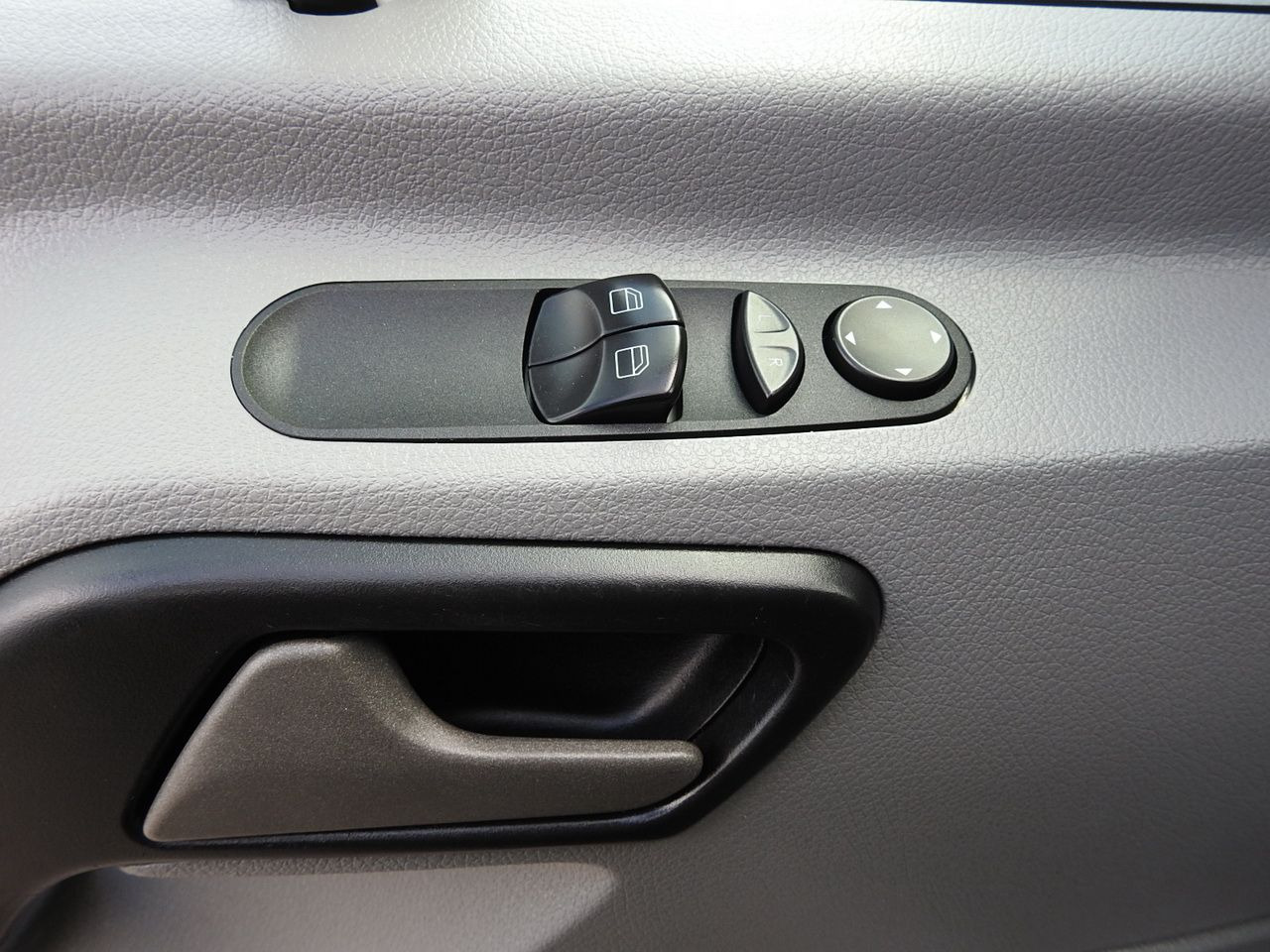 قلاب صغير MERCEDES SPRINTER 316 THREE-WAY TIPPER CRUISE CONTROL AUTOMATIC TRANSMISSION AIR CONDITIONING 160HP: صور 28 قلاب صغير MERCEDES SPRINTER 316 THREE-WAY TIPPER CRUISE CONTROL AUTOMATIC TRANSMISSION AIR CONDITIONING 160HP: صور 28