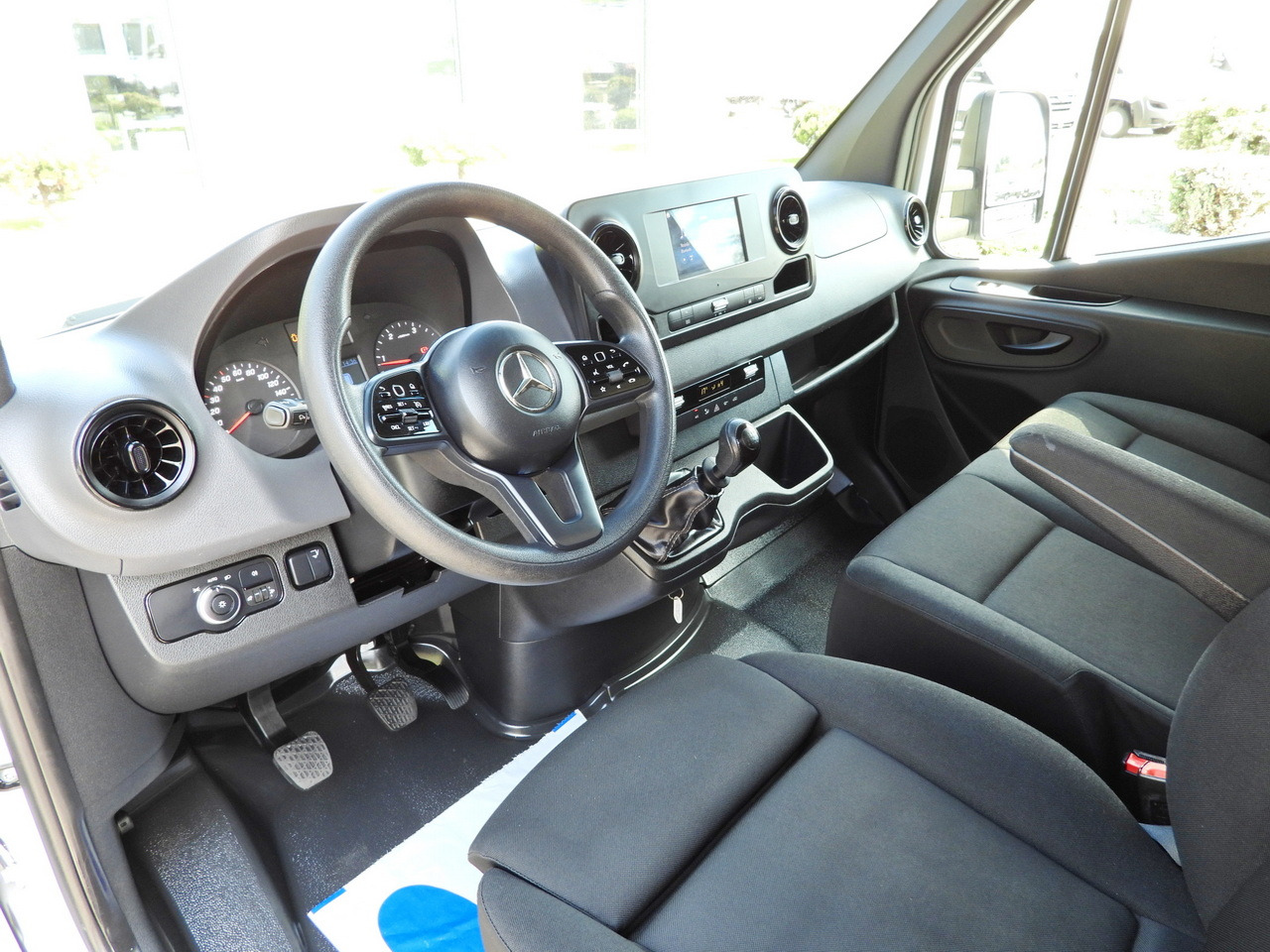 MERCEDES SPRINTER 514 BOX LIFT 8 PALLETS CRUISE CONTROL TWIN WHEELS AIR CONDITIONING 140HP - الشاحنات الصغيرة صندوق مغلق: صور 2 MERCEDES SPRINTER 514 BOX LIFT 8 PALLETS CRUISE CONTROL TWIN WHEELS AIR CONDITIONING 140HP - الشاحنات الصغيرة صندوق مغلق: صور 2