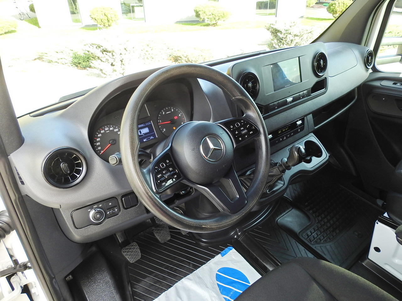 MERCEDES SPRINTER 516 STAKE BODY DOUBLE CABIN DOKA 6 SEATS CRUISE CONTROL AIR CONDITIONING TWIN WHEELS 160HP - الشاحنات الصغيرة المسطحة: صور 2 MERCEDES SPRINTER 516 STAKE BODY DOUBLE CABIN DOKA 6 SEATS CRUISE CONTROL AIR CONDITIONING TWIN WHEELS 160HP - الشاحنات الصغيرة المسطحة: صور 2