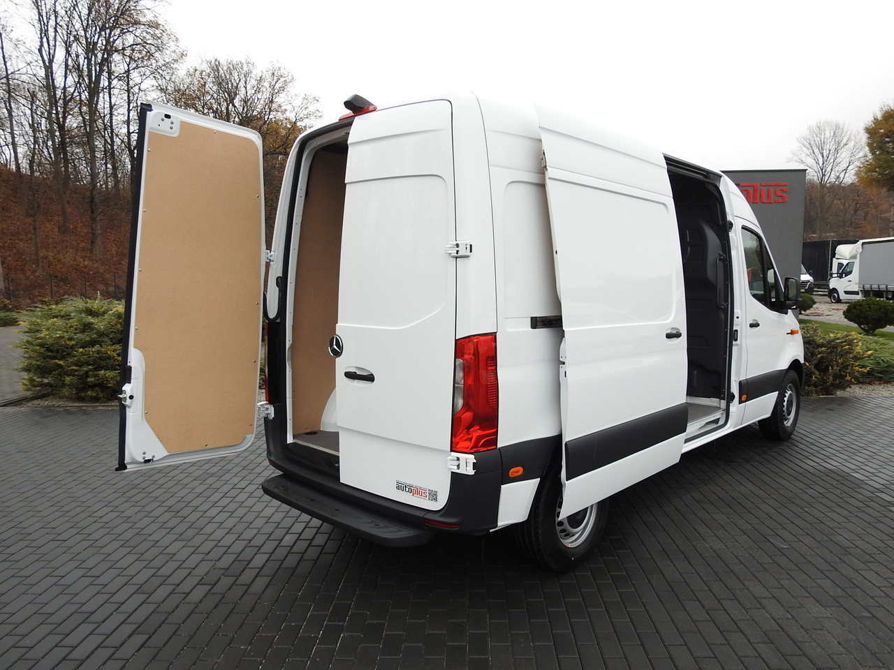 MERCEDES eSprinter NEW ELECTRIC VAN AUTOMATIC TRANSMISSION GUARANTEE 95HP - فان: صور 3 MERCEDES eSprinter NEW ELECTRIC VAN AUTOMATIC TRANSMISSION GUARANTEE 95HP - فان: صور 3