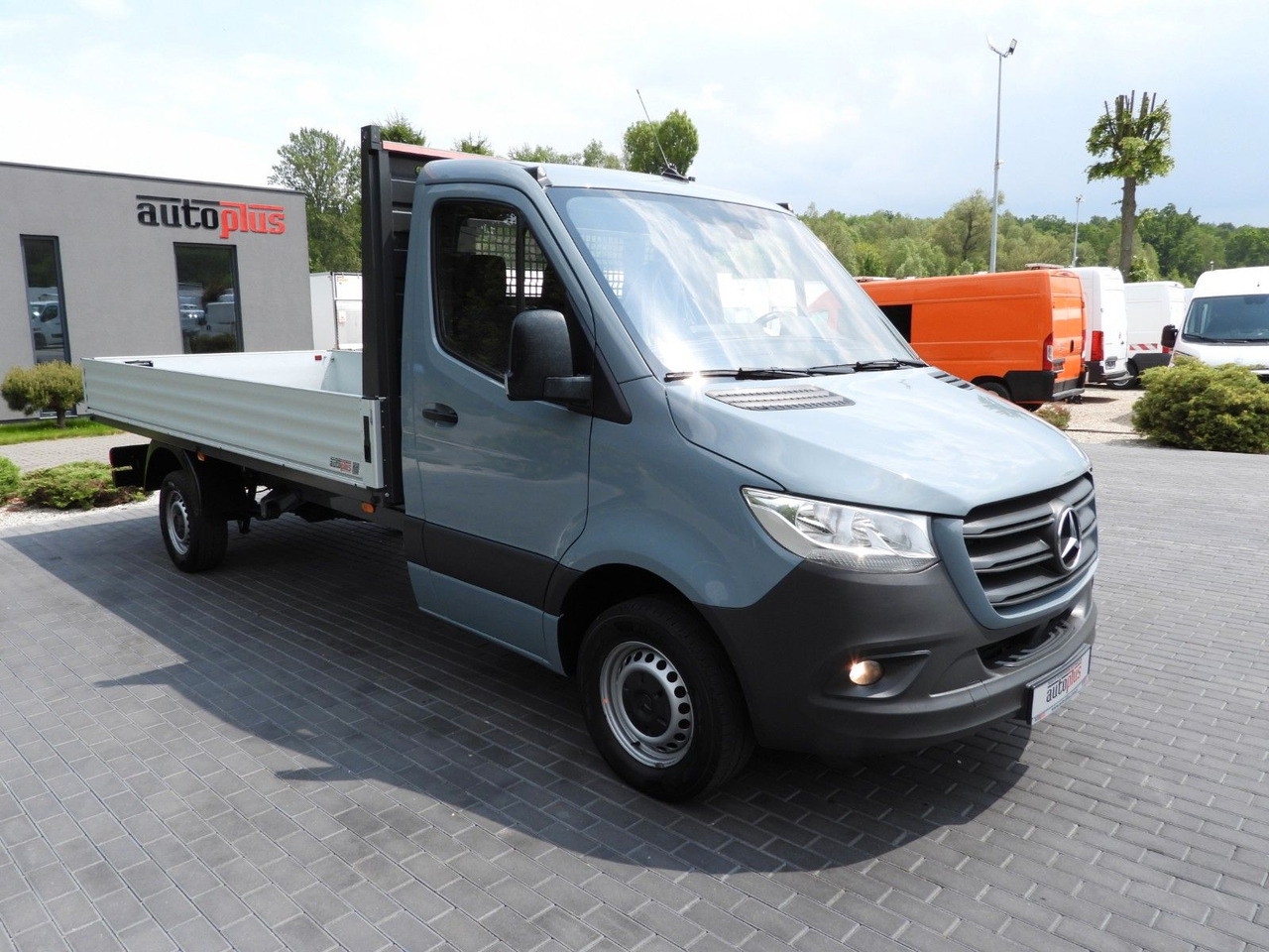Mercedes-Benz SPRINTER 315 PRITSCHE 8 PALETTEN TEMPOMAT - الشاحنات الصغيرة المسطحة: صور 4 Mercedes-Benz SPRINTER 315 PRITSCHE 8 PALETTEN TEMPOMAT - الشاحنات الصغيرة المسطحة: صور 4