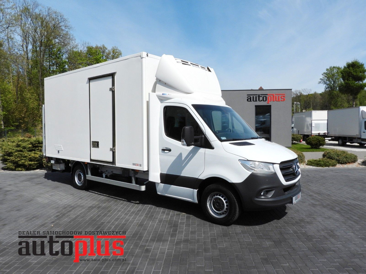 Mercedes-Benz SPRINTER 316 KÜHLKOFFER 0*C AUFZUG 8 PALETTEN - الشاحنات الصغيرة المبردة: صور 1 Mercedes-Benz SPRINTER 316 KÜHLKOFFER 0*C AUFZUG 8 PALETTEN - الشاحنات الصغيرة المبردة: صور 1