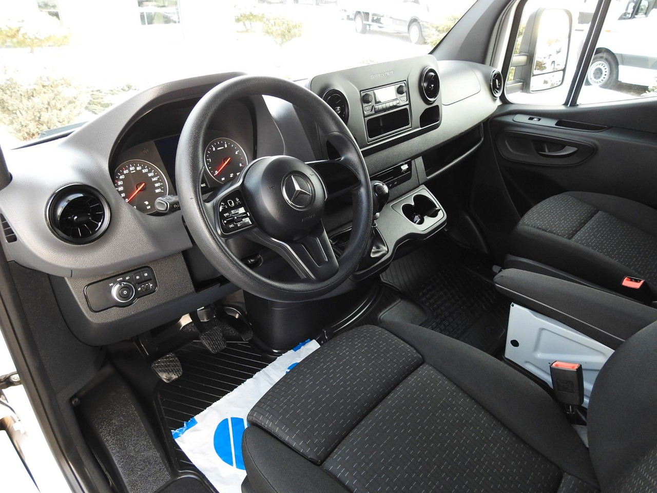 Mercedes-Benz SPRINTER 316 PRITSCHE PLANE 8 PALETTEN WEBASTO - الشاحنات الصغيرة ستائر, الشاحنات الصغيرة كابينة مزدوجة: صور 2 Mercedes-Benz SPRINTER 316 PRITSCHE PLANE 8 PALETTEN WEBASTO - الشاحنات الصغيرة ستائر, الشاحنات الصغيرة كابينة مزدوجة: صور 2