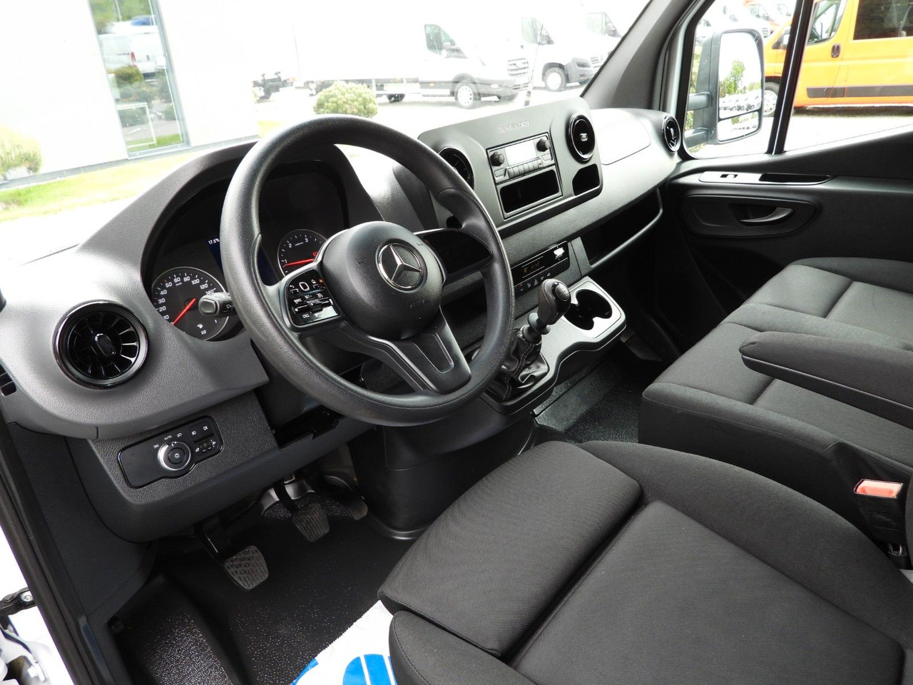 Mercedes-Benz SPRINTER 519 PRITSCHE PLANE 8 PALETTEN WEBASTO - الشاحنات الصغيرة ستائر: صور 2 Mercedes-Benz SPRINTER 519 PRITSCHE PLANE 8 PALETTEN WEBASTO - الشاحنات الصغيرة ستائر: صور 2