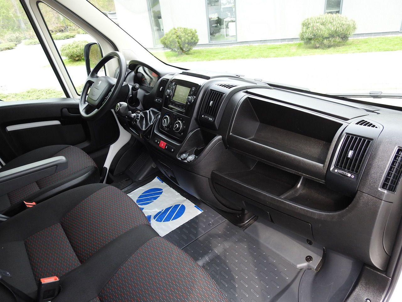الشاحنات الصغيرة المبردة PEUGEOT BOXER REFRIGERATOR VAN 0*C CRUISE CONTROL NAVIGATION AIR CONDITIONING  135HP: صور 38