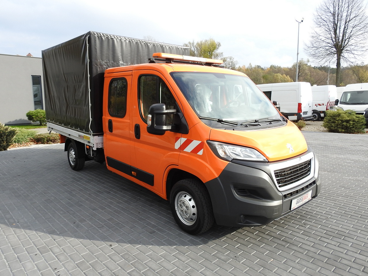 PEUGEOT BOXER STAKE BODY TARPAULIN DOUBLE CABIN DOKA 7 SEATS AIR CONDITIONING PNEUMATICS 140HP - الشاحنات الصغيرة المسطحة: صور 4 PEUGEOT BOXER STAKE BODY TARPAULIN DOUBLE CABIN DOKA 7 SEATS AIR CONDITIONING PNEUMATICS 140HP - الشاحنات الصغيرة المسطحة: صور 4