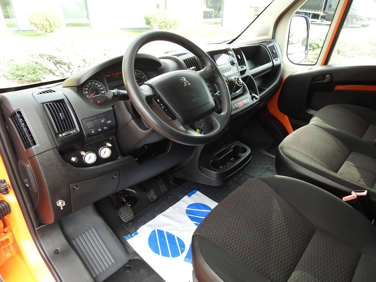 PEUGEOT BOXER STAKE BODY TARPAULIN DOUBLE CABIN DOKA 7 SEATS AIR CONDITIONING PNEUMATICS 140HP - الشاحنات الصغيرة المسطحة: صور 2 PEUGEOT BOXER STAKE BODY TARPAULIN DOUBLE CABIN DOKA 7 SEATS AIR CONDITIONING PNEUMATICS 140HP - الشاحنات الصغيرة المسطحة: صور 2