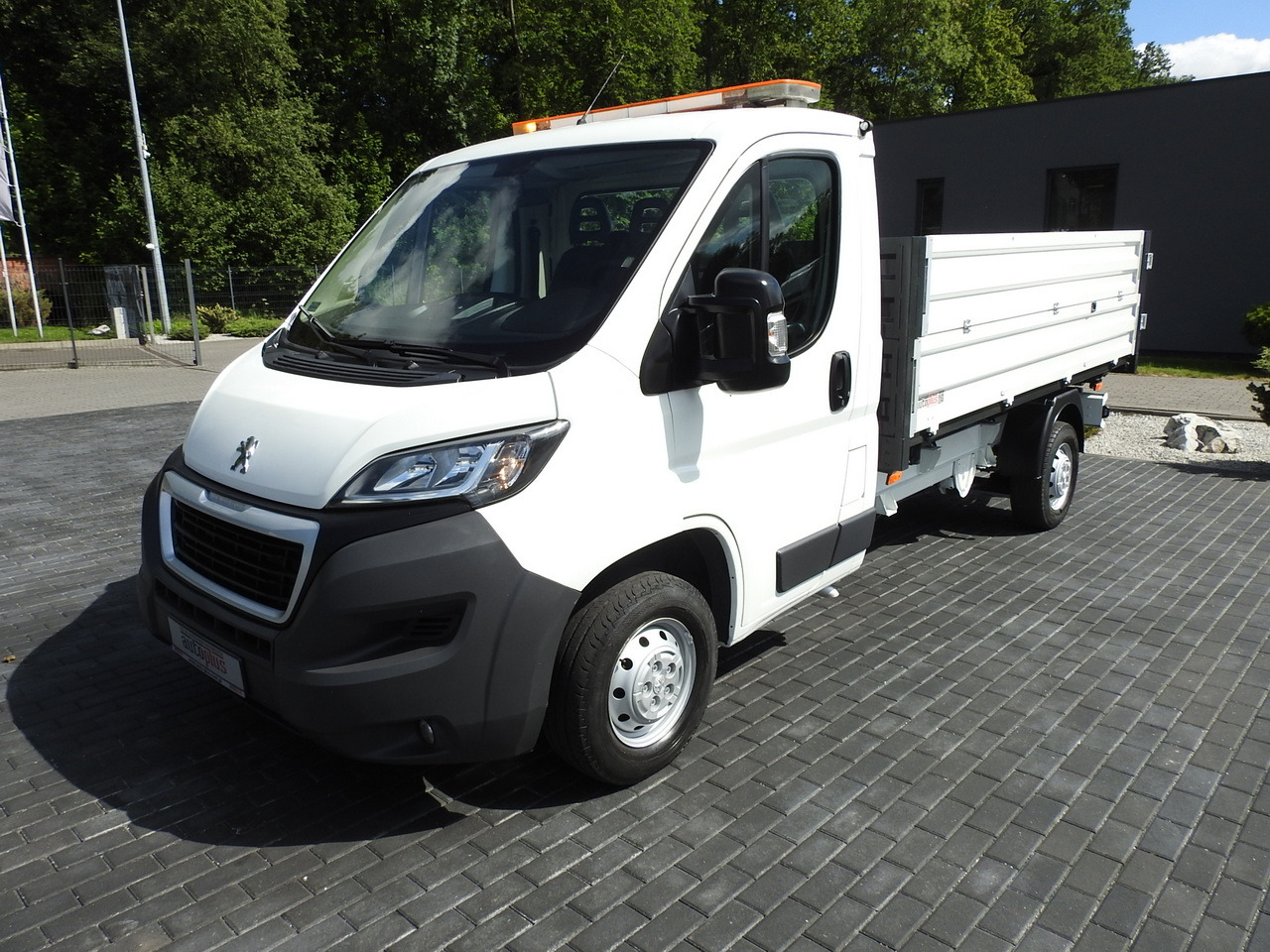 PEUGEOT BOXER THREE-WAY TIPPER AIR CONDITIONING 130HP إيجار PEUGEOT BOXER THREE-WAY TIPPER AIR CONDITIONING 130HP: صور 6 PEUGEOT BOXER THREE-WAY TIPPER AIR CONDITIONING 130HP إيجار PEUGEOT BOXER THREE-WAY TIPPER AIR CONDITIONING 130HP: صور 6