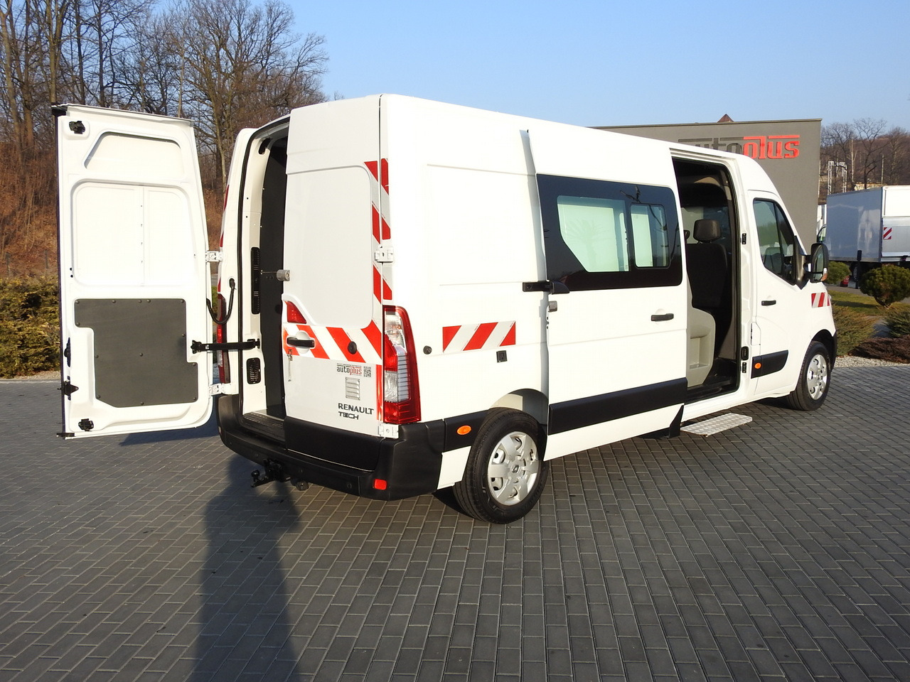 RENAULT MASTER BOX DELIVERY VAN 7 SEATS CRUISE CONTROL AIR CONDITIONING 130HP - فان: صور 3 RENAULT MASTER BOX DELIVERY VAN 7 SEATS CRUISE CONTROL AIR CONDITIONING 130HP - فان: صور 3