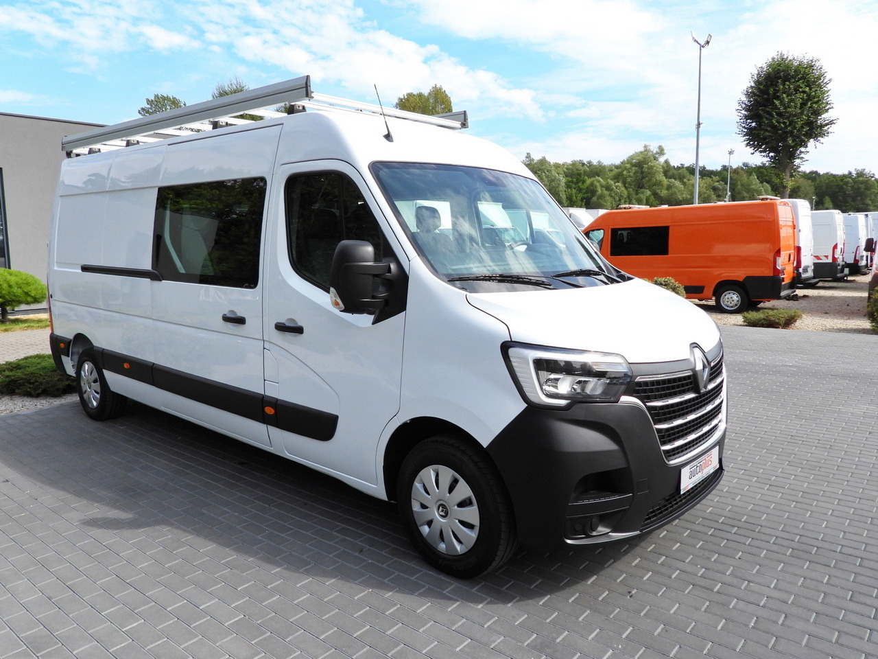 RENAULT MASTER BOX DELIVERY VAN 7 SEATS CRUISE CONTROL NAVIGATION LED LIGHTS AIR CONDITIONING 135HP - فان: صور 4 RENAULT MASTER BOX DELIVERY VAN 7 SEATS CRUISE CONTROL NAVIGATION LED LIGHTS AIR CONDITIONING 135HP - فان: صور 4