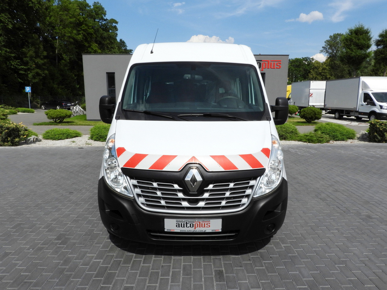 RENAULT MASTER BOX DELIVERY VAN 7 SEATS CRUISE CONTROL TWIN WHEELS AIR CONDITIONING 145HP - فان: صور 5 RENAULT MASTER BOX DELIVERY VAN 7 SEATS CRUISE CONTROL TWIN WHEELS AIR CONDITIONING 145HP - فان: صور 5