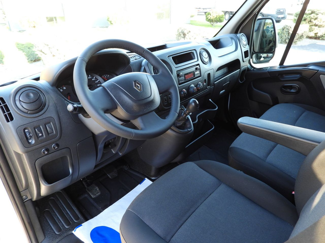 RENAULT MASTER TIPPER DOUBLE CABIN DOKA 7 SEATS CRUISE CONTROL AIR CONDITIONING 145HP - قلاب صغير: صور 2 RENAULT MASTER TIPPER DOUBLE CABIN DOKA 7 SEATS CRUISE CONTROL AIR CONDITIONING 145HP - قلاب صغير: صور 2