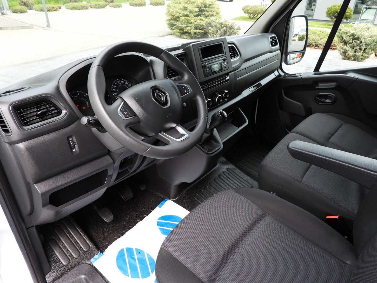 Renault MASTER PRITSCHE PLANE 10 PALETTEN WEBASTO A/C - الشاحنات الصغيرة ستائر: صور 2 Renault MASTER PRITSCHE PLANE 10 PALETTEN WEBASTO A/C - الشاحنات الصغيرة ستائر: صور 2