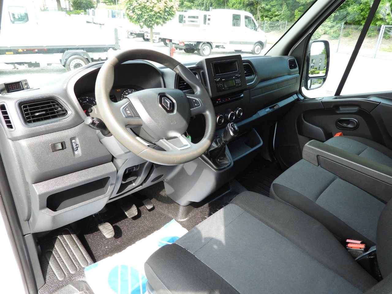 Renault MASTER PRITSCHE PLANE 10 PALETTEN WEBASTO A/C - الشاحنات الصغيرة ستائر: صور 2 Renault MASTER PRITSCHE PLANE 10 PALETTEN WEBASTO A/C - الشاحنات الصغيرة ستائر: صور 2