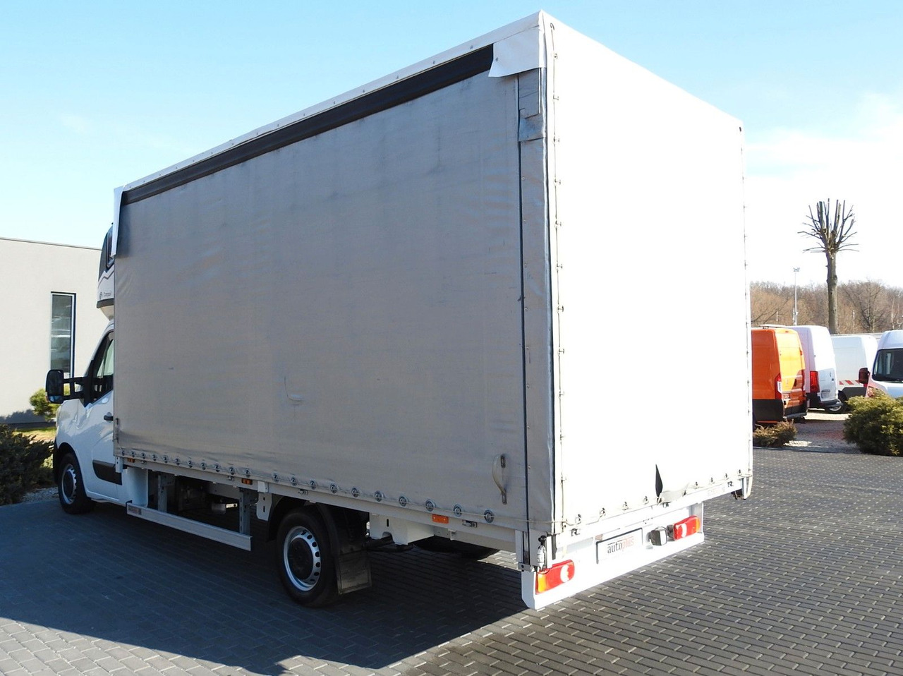 جديد الشاحنات الصغيرة ستائر Renault MASTER  PRITSCHE PLANE 10 PALETTEN WEBASTO: صور 10