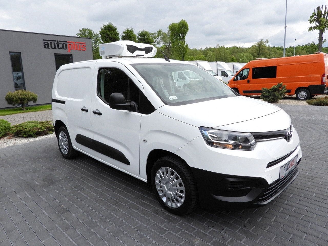 TOYOTA PROACE CITY REFRIGERATOR VAN -15*C POWER SUPPLY 230V CRUISE CONTROL AIR CONDITIONING 100HP - الشاحنات الصغيرة المبردة: صور 4 TOYOTA PROACE CITY REFRIGERATOR VAN -15*C POWER SUPPLY 230V CRUISE CONTROL AIR CONDITIONING 100HP - الشاحنات الصغيرة المبردة: صور 4