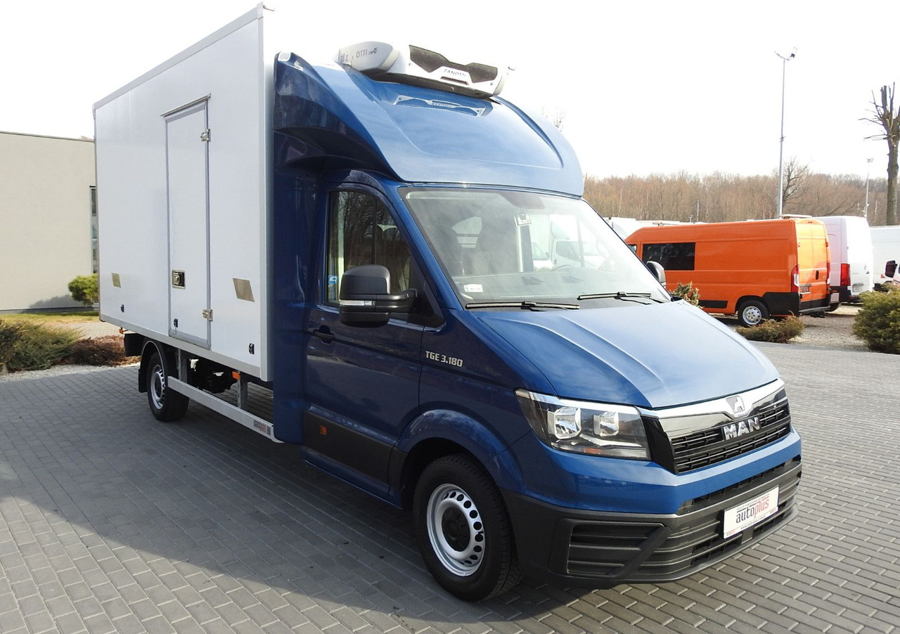 Volkswagen CRAFTER KÜHLKOFFER -5*C 8 PALETTEN HEIZFUNKTION - الشاحنات الصغيرة المبردة: صور 4 Volkswagen CRAFTER KÜHLKOFFER -5*C 8 PALETTEN HEIZFUNKTION - الشاحنات الصغيرة المبردة: صور 4