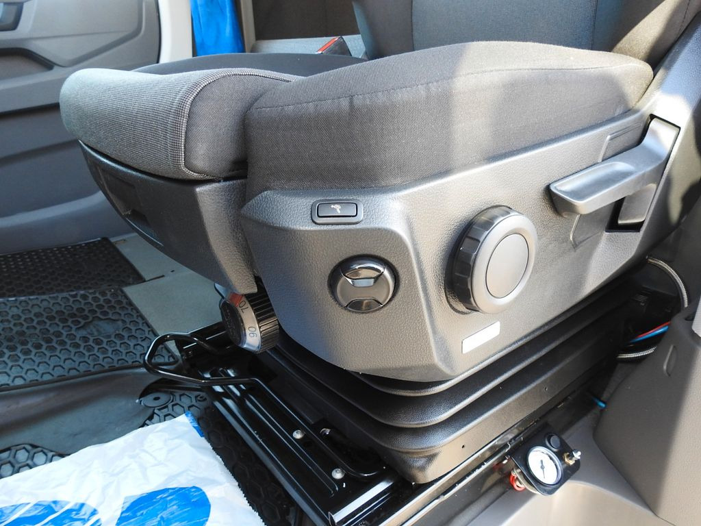 الشاحنات الصغيرة ستائر Volkswagen CRAFTER PRITSCHE PLANE 10 PALETTEN WEBASTO: صور 21