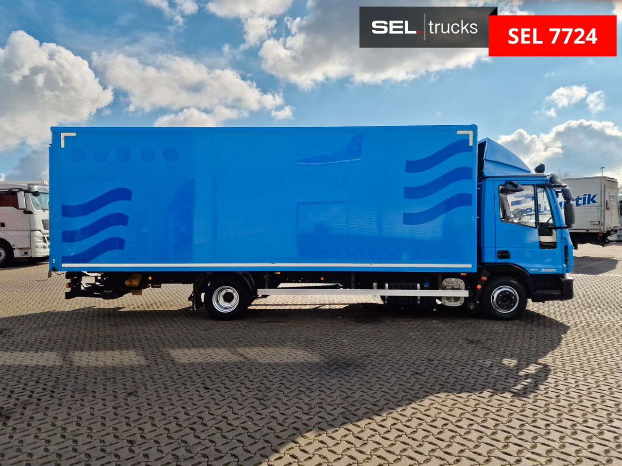 Iveco Eurocargo 100E22 / Ladebordwand / 3 Sitzen - بصندوق مغلق شاحنة: صور 4 Iveco Eurocargo 100E22 / Ladebordwand / 3 Sitzen - بصندوق مغلق شاحنة: صور 4