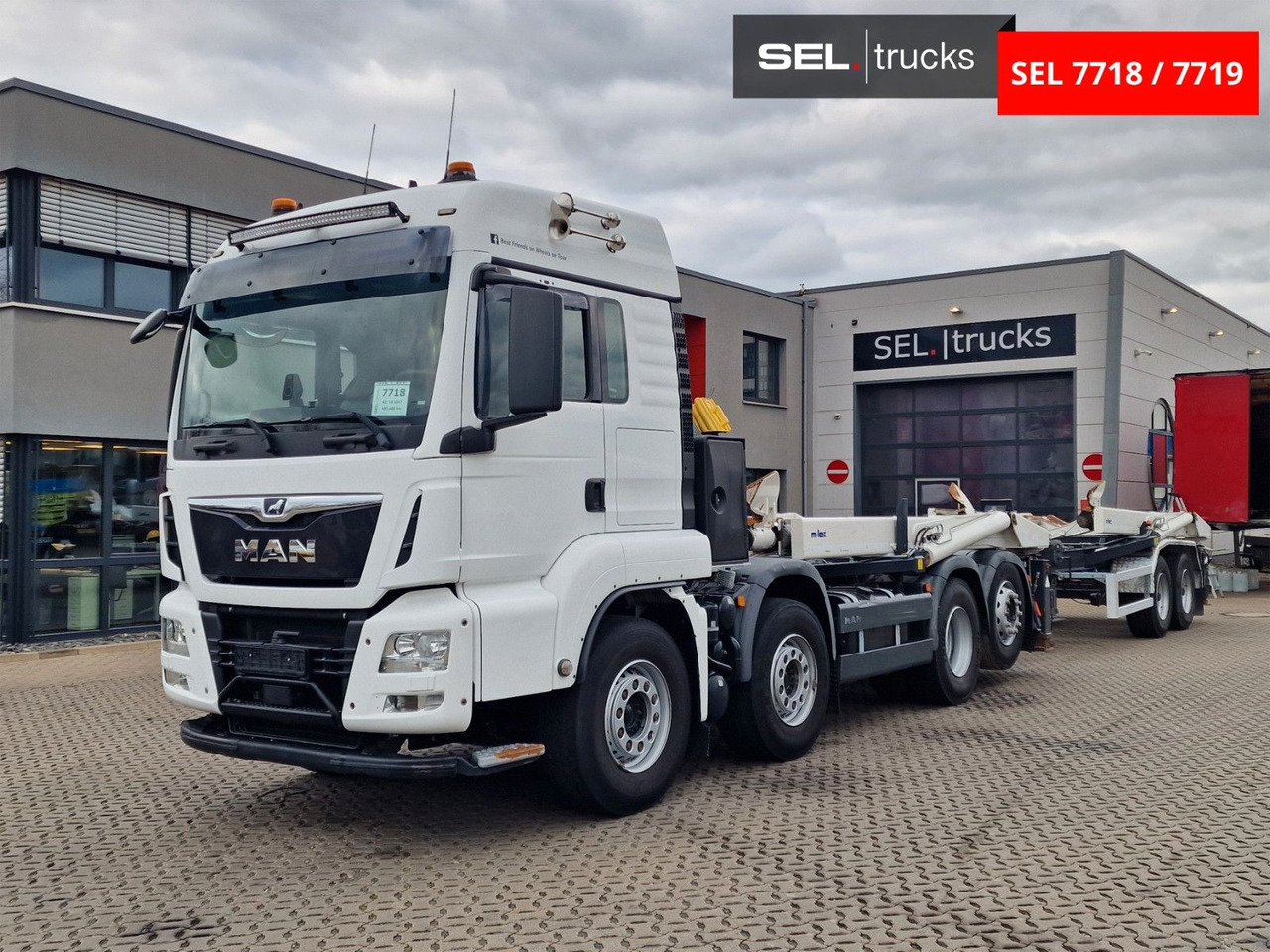 MAN TGS 35.500.8X2-6 BL / Silosteller / Lenkachse - قلابات: صور 1 MAN TGS 35.500.8X2-6 BL / Silosteller / Lenkachse - قلابات: صور 1