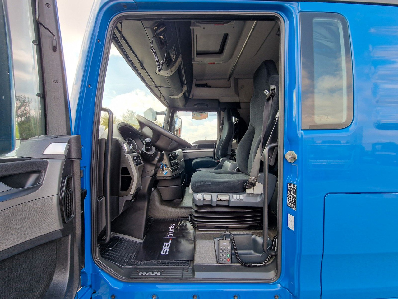 شاحنة ستارة MAN TGX 18.440 4X2 LL-U/ Intarder /Hubdach/Durchlade: صور 12