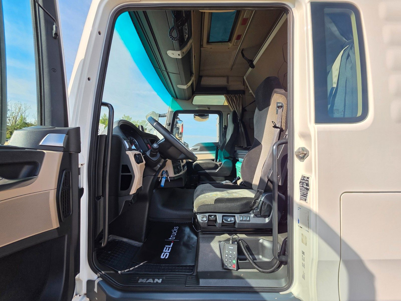 شاحنة جرار MAN TGX 18.460 4X2 LLS-U / Retarder: صور 28 شاحنة جرار MAN TGX 18.460 4X2 LLS-U / Retarder: صور 28