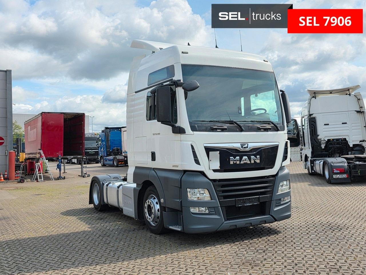 MAN TGX 18.460 4X2 LLS-U / Retarder - شاحنة جرار: صور 3 MAN TGX 18.460 4X2 LLS-U / Retarder - شاحنة جرار: صور 3
