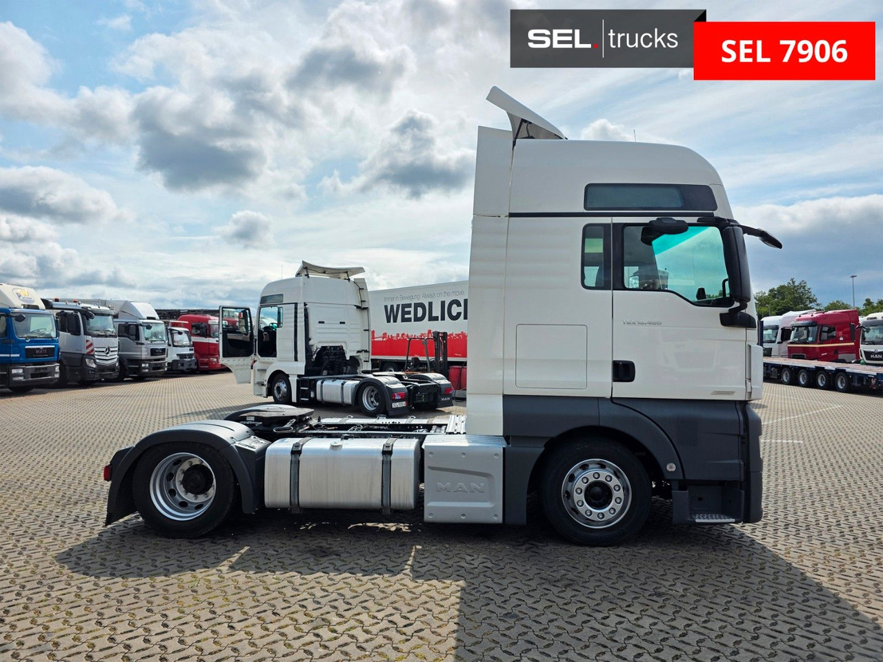 MAN TGX 18.460 4X2 LLS-U / Retarder - شاحنة جرار: صور 4 MAN TGX 18.460 4X2 LLS-U / Retarder - شاحنة جرار: صور 4