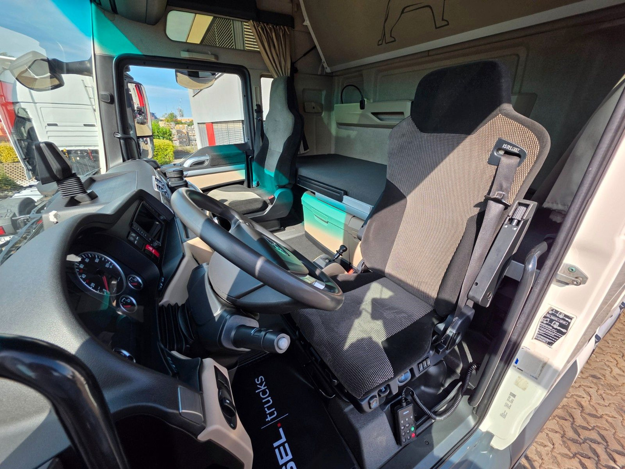 شاحنة جرار MAN TGX 18.460 4X2 LLS-U / Retarder: صور 29 شاحنة جرار MAN TGX 18.460 4X2 LLS-U / Retarder: صور 29