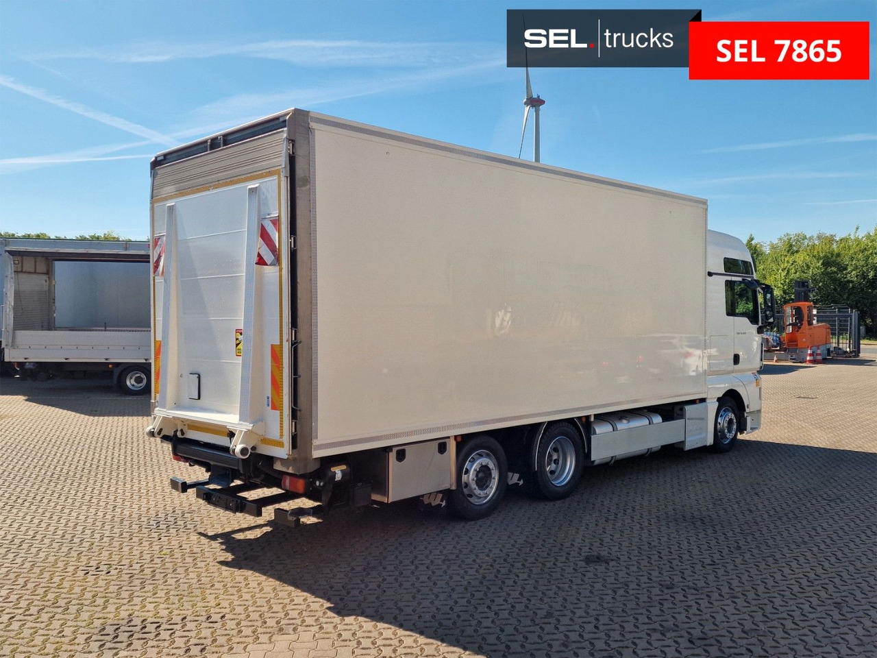 بصندوق مغلق شاحنة MAN TGX 24.400 6X2-2 LL-U / Intarder / Ldbw / Konvek: صور 6