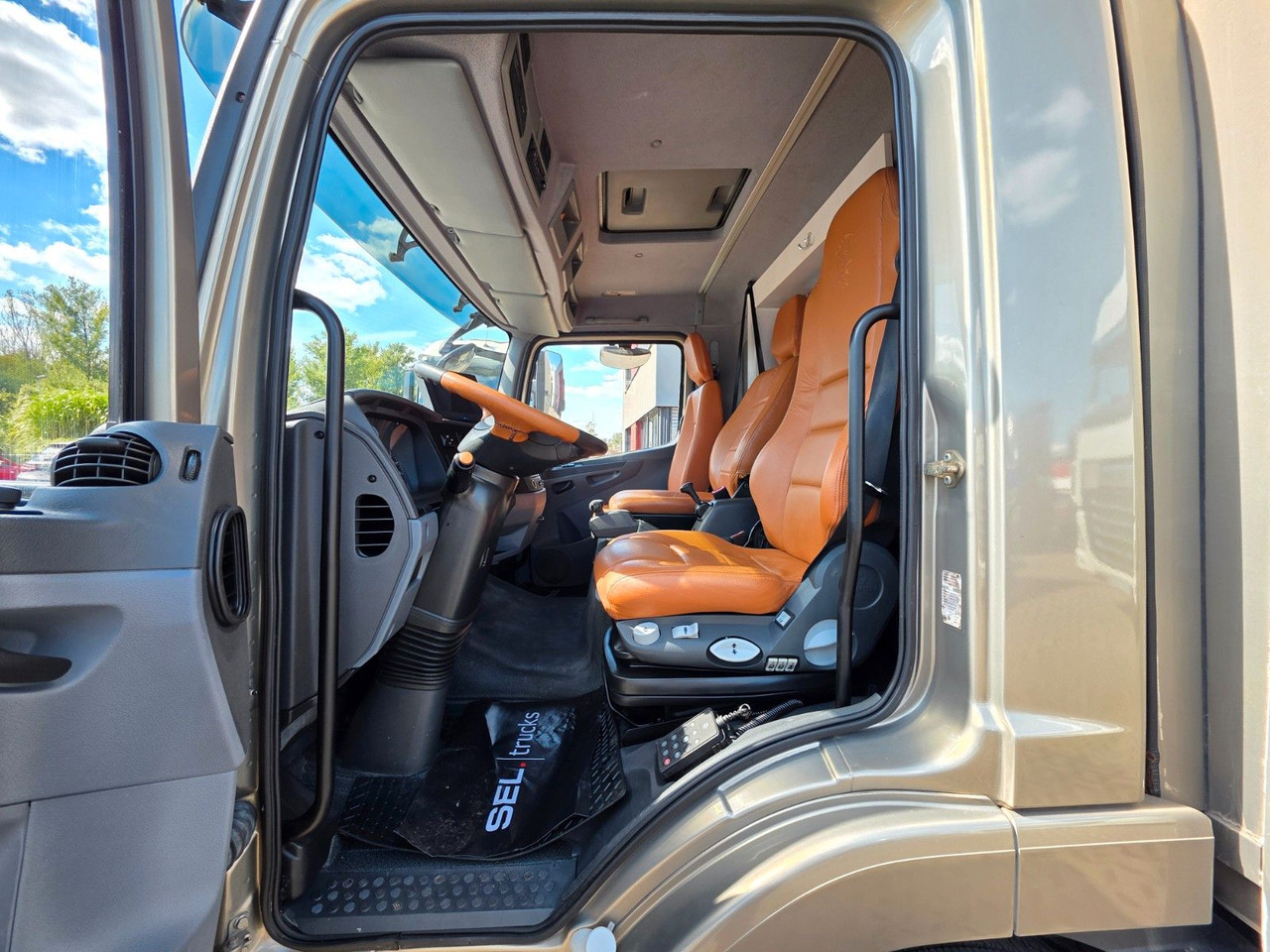 شاحنة نقل المواشي شاحنة Mercedes-Benz Atego 818L: صور 30 شاحنة نقل المواشي شاحنة Mercedes-Benz Atego 818L: صور 30