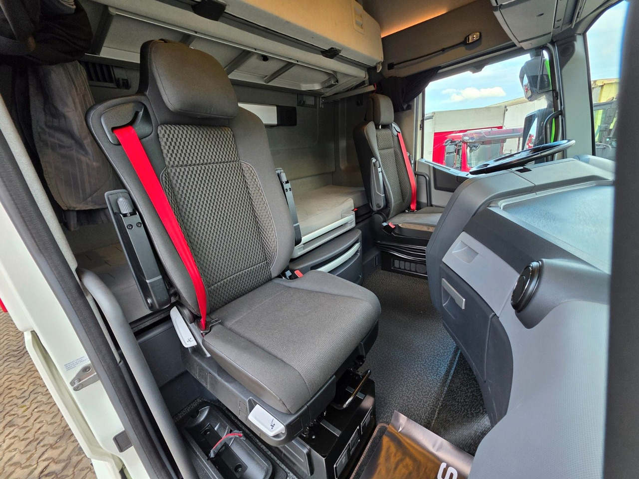 شاحنة ستارة Renault T High 480 / Retarder / Jumbo / 6D: صور 19 شاحنة ستارة Renault T High 480 / Retarder / Jumbo / 6D: صور 19